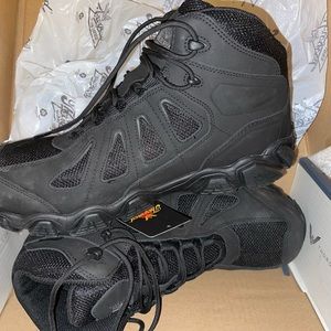 Thorogood cross trek composite safety toe boots